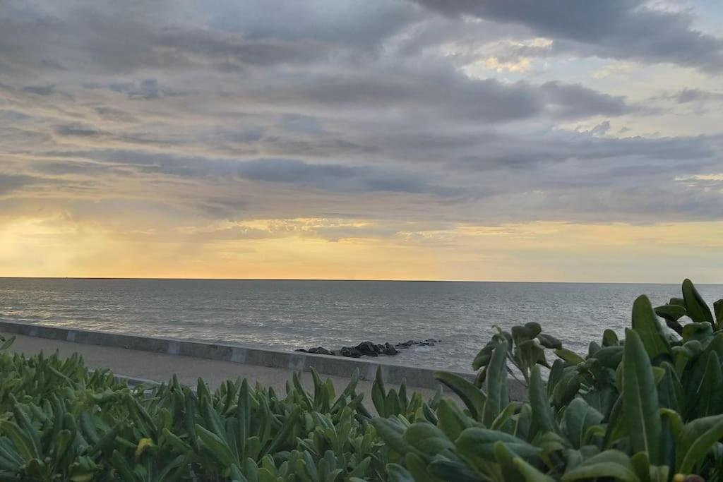 Vue Exceptionnelle En Front De Mer, 8 Personnes Ver-sur-Mer Buitenkant foto
